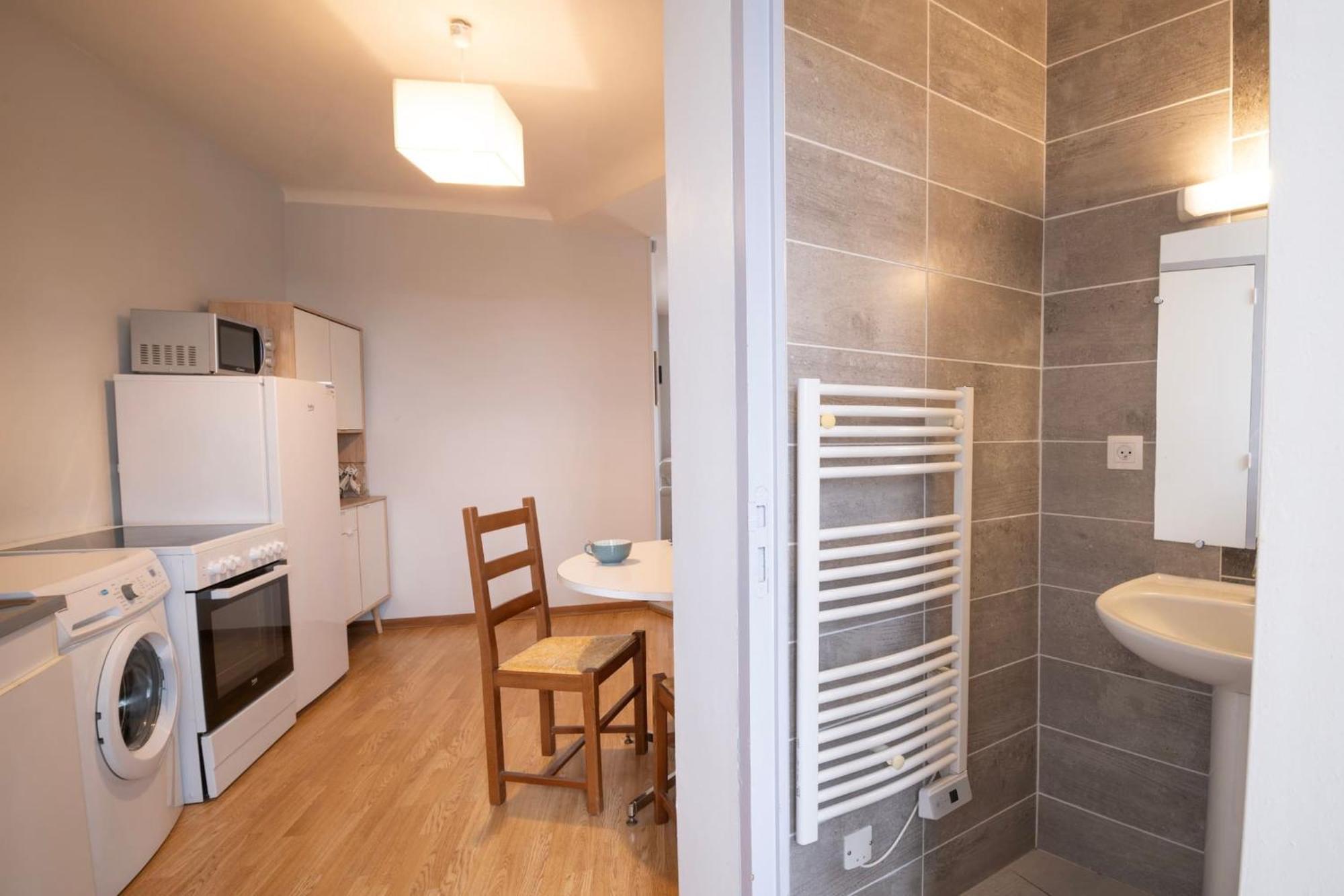 Grand Studio ✰ 35M² ✰ Centre ✰ 4Pers/2Lits ✰ Cuisine ✰ Wifi Candé 外观 照片